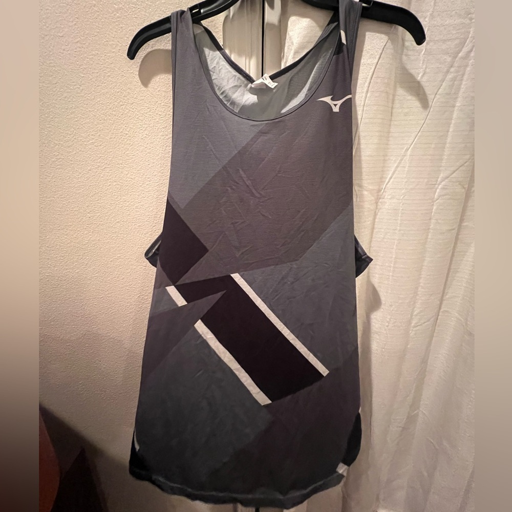 Men’s Mizuno tank top